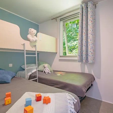 Camping Le Grand Paris 4*